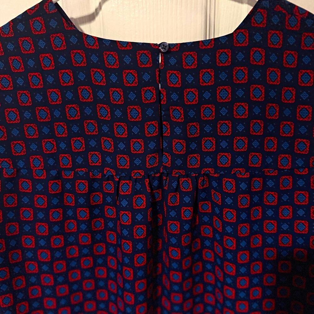 Gap Women’s Woven Polyester Blouse L Blue Red Geometric Long Sleeve Button Back